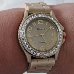 Watch with rhinestones for ladies